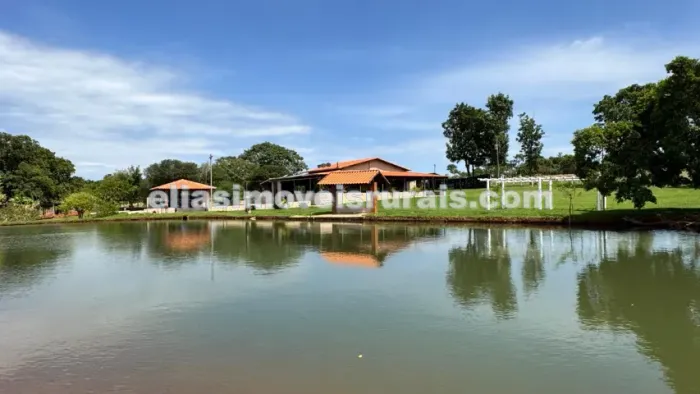 Sítio espetacular - Apenas 30 km de Uberlândia - 3,47 alqueires