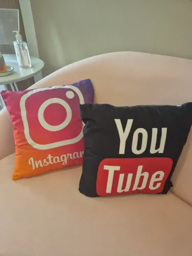 Par de capa Almofadas Instagram e Youtube