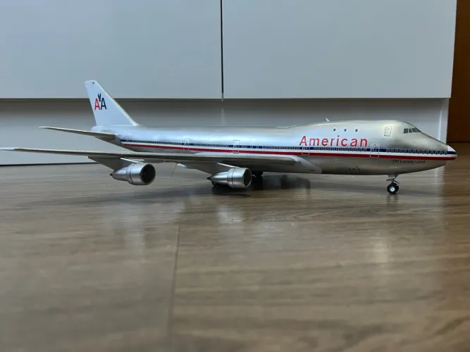 Miniatura Boeing 747 American Airlines