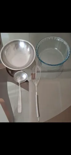 Kit Cozinha com Travessas, Concha e Batedor