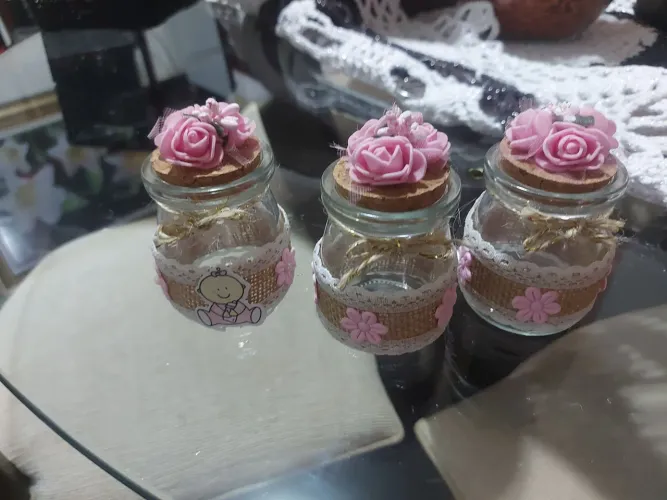 Potinhos decorativos.