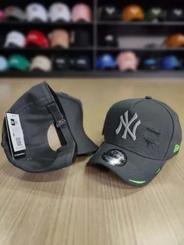 Boné New York Yankees Cinza Bordado