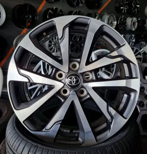 Jogo de rodas Corolla Cross aro 18