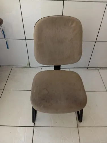 Cadeira Estofada Marrom