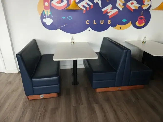Conjunto de sofá e mesa para restaurantes
