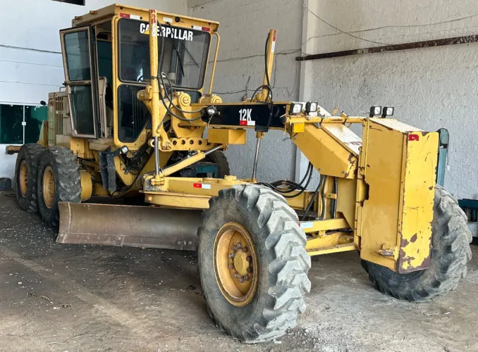 Motoniveladora Caterpillar 12K ano 2016 com 9.000 horas, Está no PE