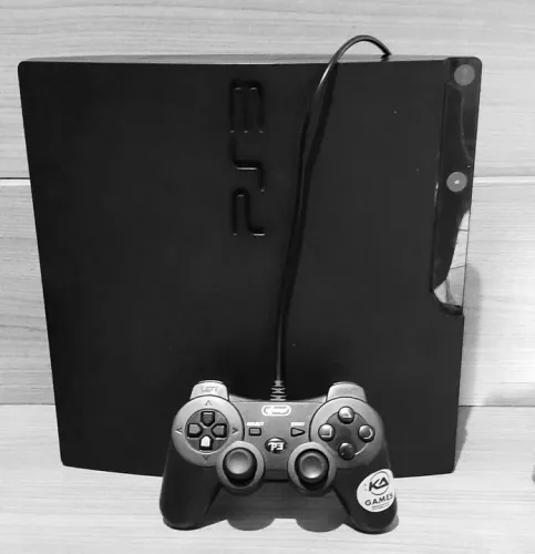 Playstation 3 Slim Desblo + Loja com 13 Top Jogos já instalado 500GB HD. 