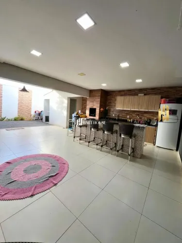 Casa ampla e moderna com excelente aproveitamento de espaço: