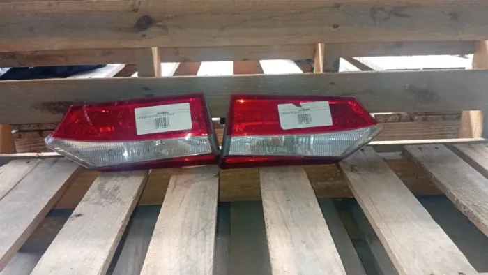PAR LANTERNA TRASEIRA TOYOTA COROLLA 14/17
