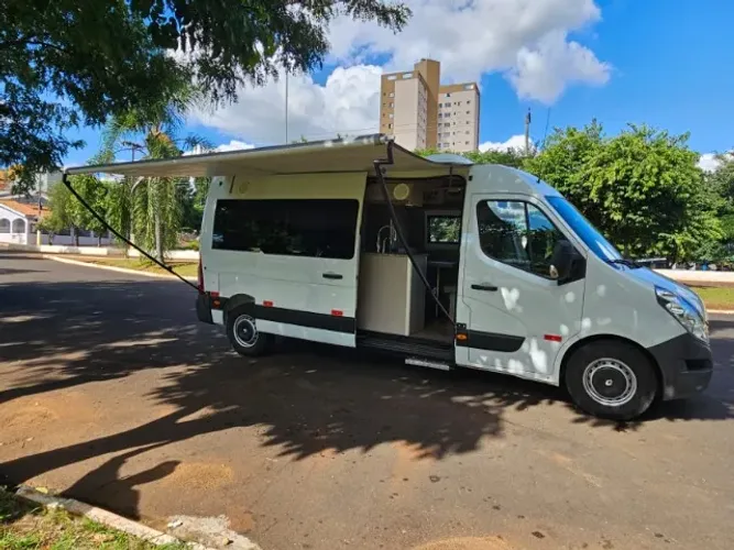 Motorhome Renault Master 2.3 DCI Extra F.vitre 16V Diesel 2019