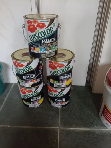 Esmalte sintético para madeiras e metais 3,6 litros