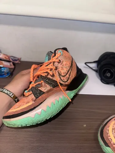 Tênis Nike Kyrie 7