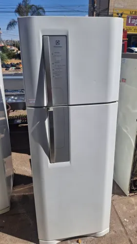 Geladeira Electrolux duplex Frost Free semi-nova