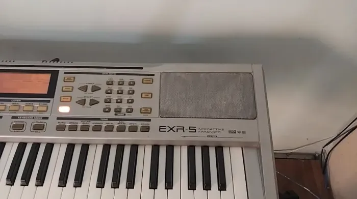 Vendo teclado Rolandi EXR 5