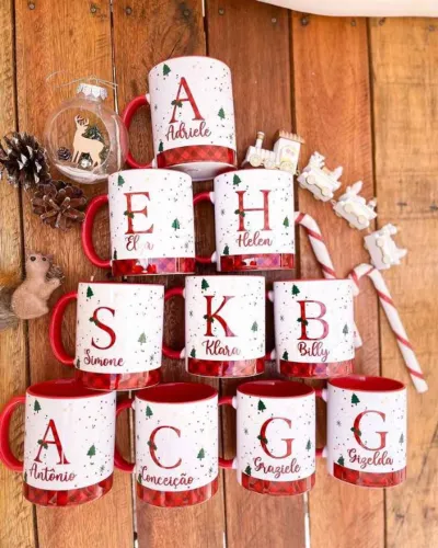 caneca alça e interior colorida - personalizada com nome e foto