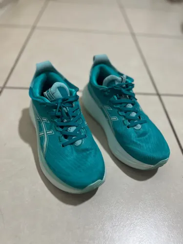 Tênis corrida Asics Nimbus 27