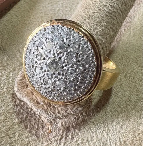 Anel ouro 18k com diamantes naturais ( pavê)