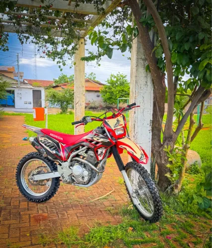CRF 250F - 2024 - QUASE ZERA - MOTOSHOW