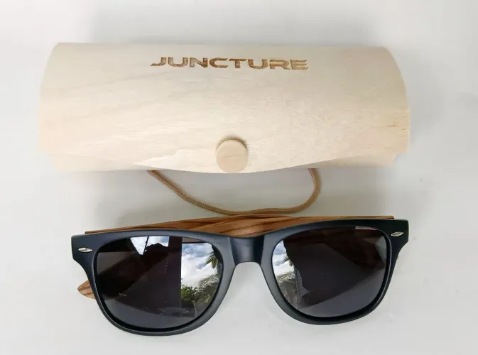 Oculos de Sol Armação em Madeira Lentes Polarizadas escuras Proteção UVA-UVB Juncture