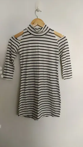 Blusa em listra branca e preto viscose com elastano