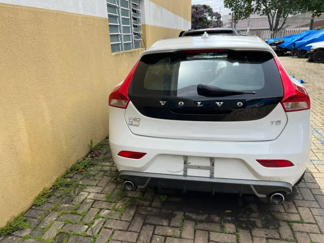 Sucata Volvo v40 t5 R-Design 2014