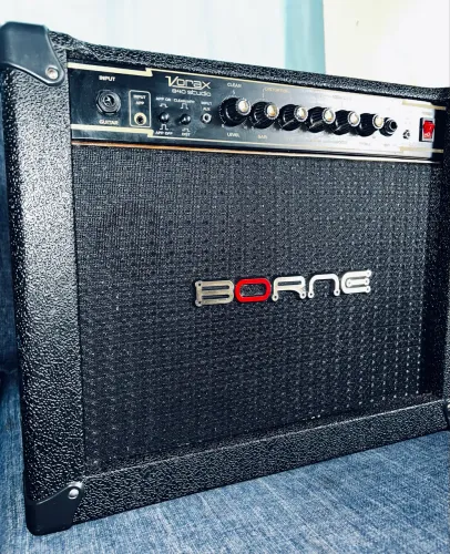 Amplificador Borne Vorax 840 Studio Preto Conexão App Efeitos 40W