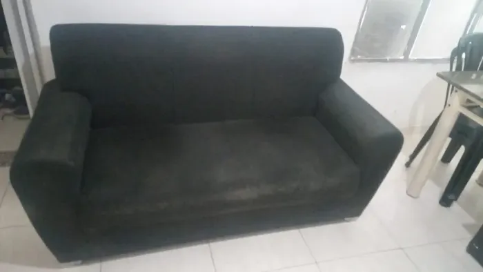 SOFÁ PRETO À VENDA - USADO