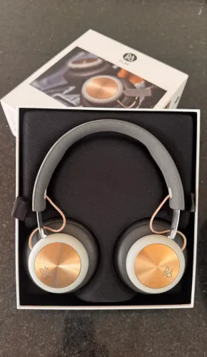 Fone de ouvido Bang & olufsen Over Ear  H4 