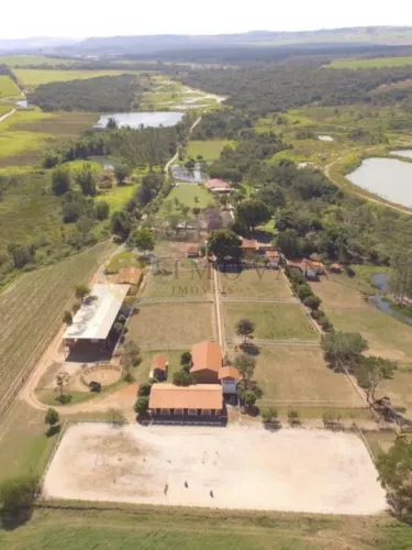 Haras com Sede de 3 Suítes, 7,5 Alqueires, São Simão