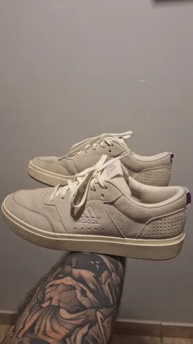 TENIS ADIDAS PARK ST TAMANHO 41 BR ORIGINAL (VENDA SÓ PRESENCIAL E NÃO ACEITO OFERTA)