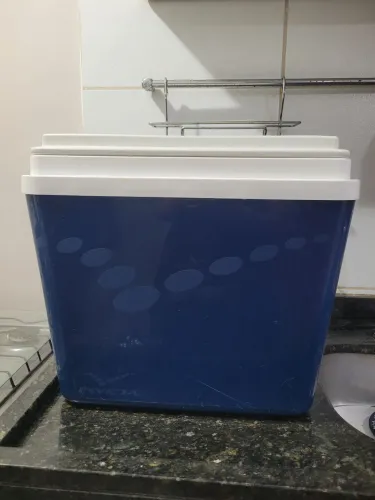 Caixa Térmica Invicta Azul e Branca + Gelo Reutilizável