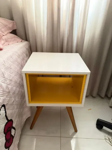 Mesa de cabeceira 