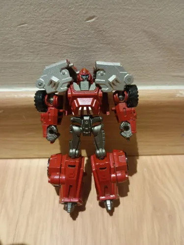 Boneco ironhide fall of cybertron shapeshift transformers legion 