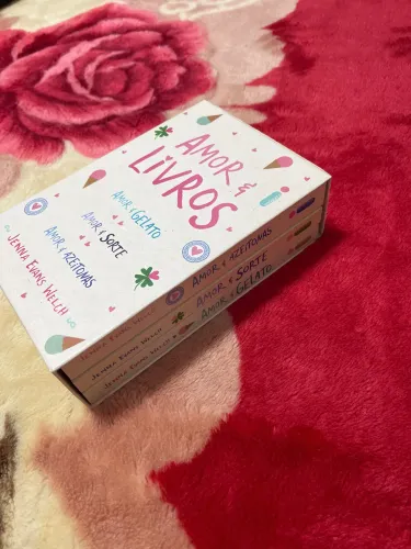 Box amor e livros