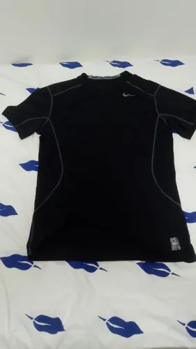 CAMISA DE COMPRESSÃO NIKE PRO