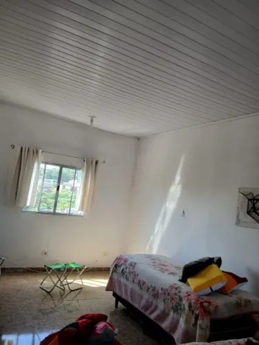 CASA EMBU-GUAÇU_COM TRÊS CASAS NO MESMO TERRENO