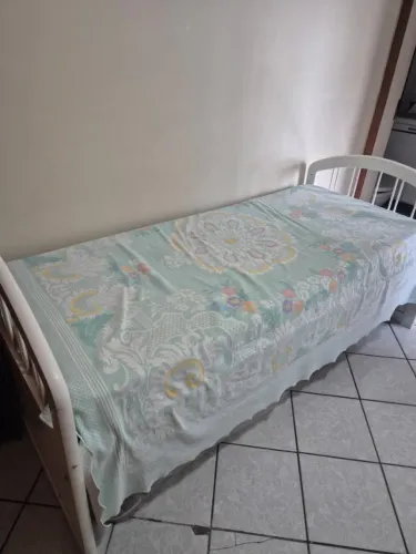 Cama infantil branca em MDF