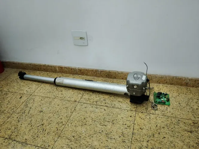 Motor Rossi portão pivotante COM DEFEITO