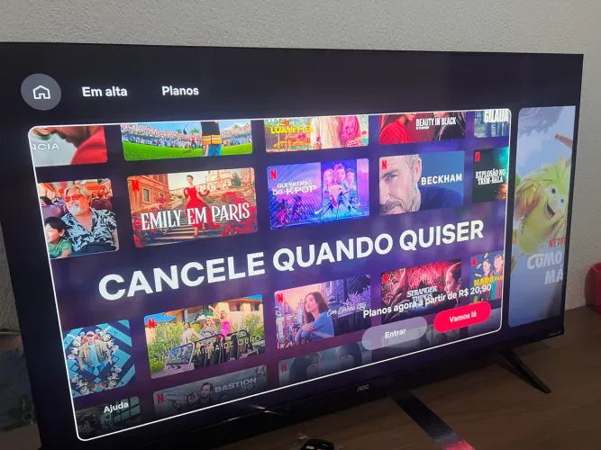Smart tv 43" aoc Roku tela infinita