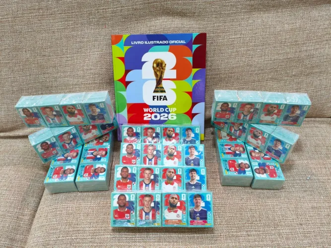 Lote com as 980 figurinhas do álbum da copa 2026