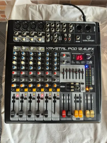 Mesa de Som Waldman Krystal Pod 12.4UFX (Com Interface USB) - Usada