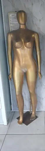 Manequim Plus