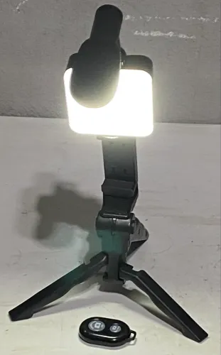 Tripé com iluminador Led via Bluetooth 