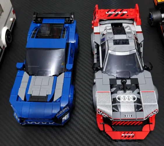 2 LEGOS SPEED CHAMPIONS COM CAIXA JA MONTADOS 76920 + 76921