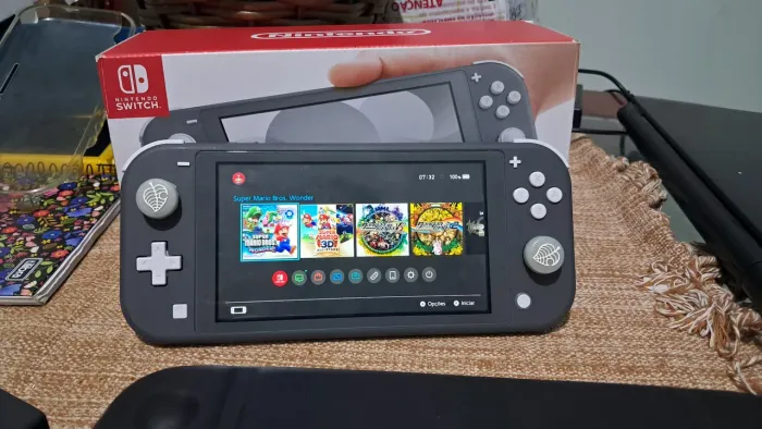 Switch lite desbloqueado preto na caixa 128gb