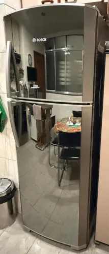 Geladeira Bosch acabamento espelhado