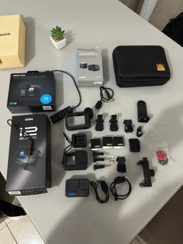 Câmera GoPro Hero 12 Black + Acessórios