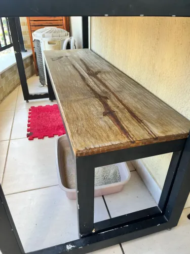 Vendo Mesa de madeira com bannco