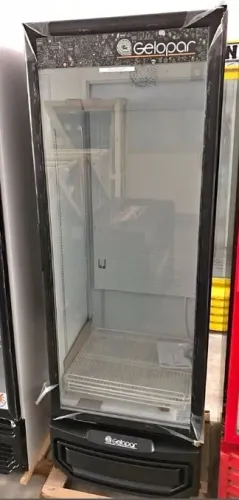 EXPOSITOR REFRIGERADO 414 L GPTU PRETO GELOPAR NOVO