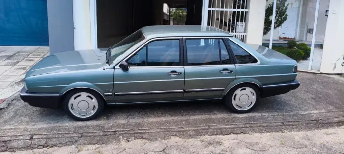 Volkswagen Santana Glsi / GLS 1.8/ 2.0 (álcool) 1989